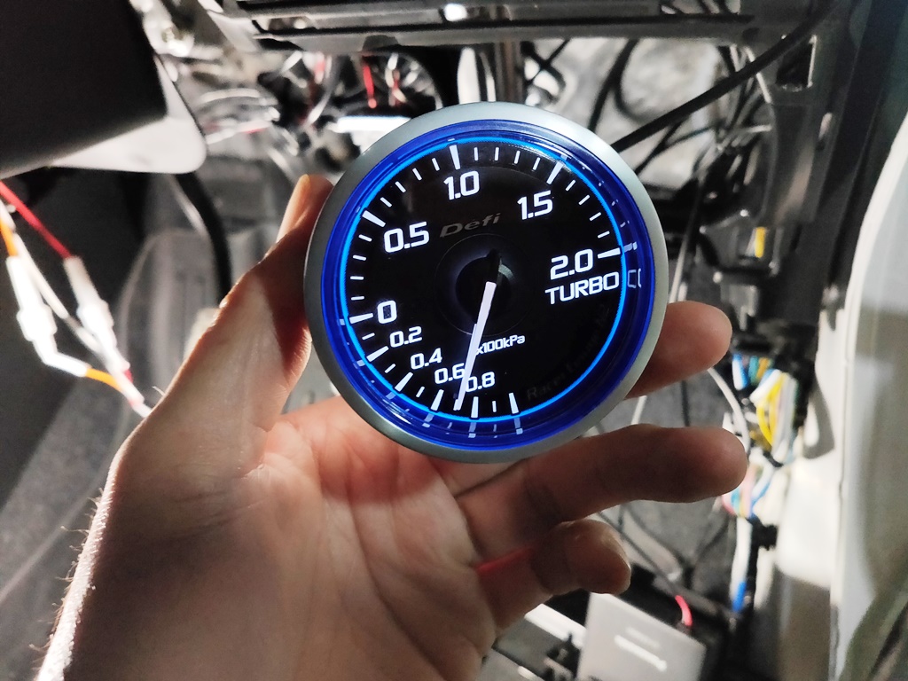 ZC33S ブースト計取り付け　日本精機 Defi (デフィ) メーター【Racer Gauge N2】60φ ターボ計 200kPa DF16601　動作確認