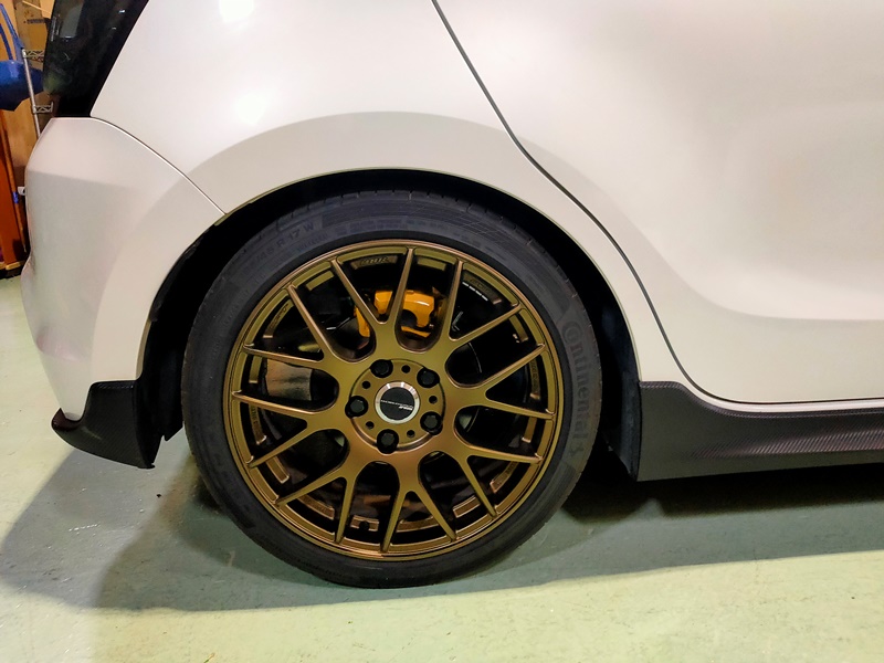 スイフトスポーツ ZC33S ブレーキキャリパー塗装　ゴールド塗装