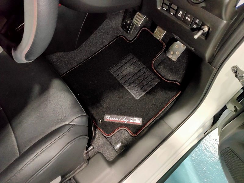 HKS フロアマット フロントセット スイフトスポーツ ZC33S FLOOR MAT FRONT SET SWIFT SPORT 51007-AK400 BK