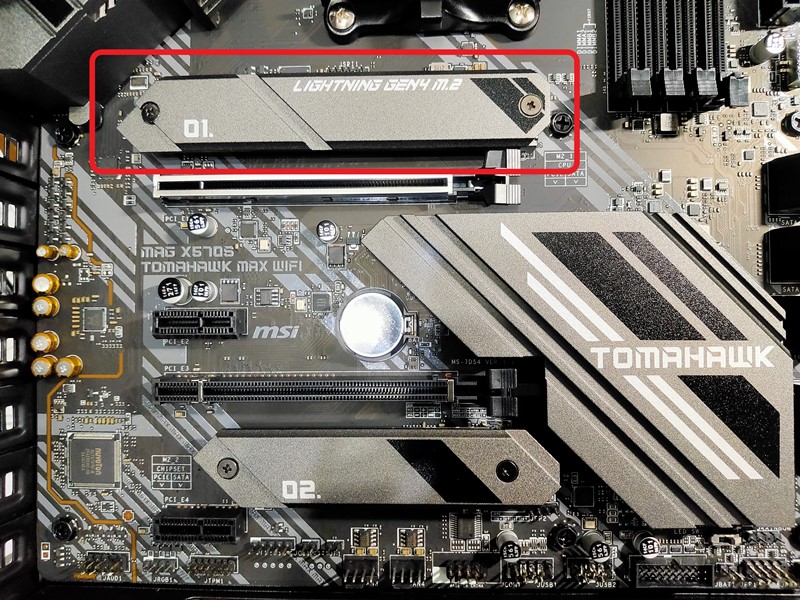 M.2 SSDの取り付け