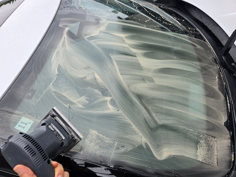車窓ガラス　磨き