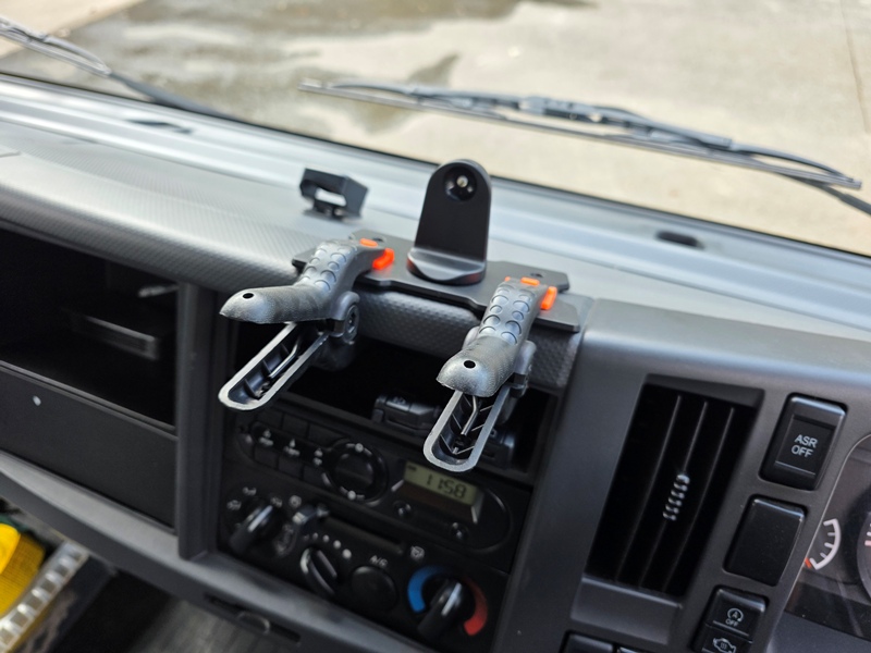 11.5インチ ディスプレイオーディオ(ドラレコ付き) スタンド貼り付け