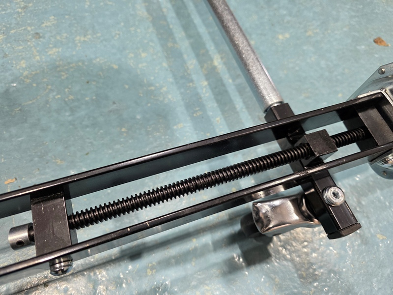 タイヤリフター『クルピタ丸』ハンドル動作部