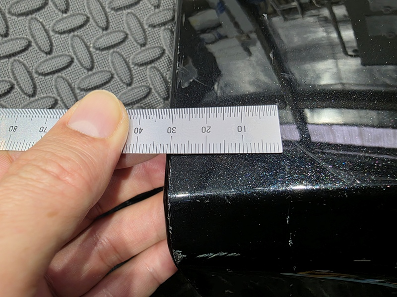 アウトランダーPHEV　フロントアンダーガーニッシュ 長さ確認