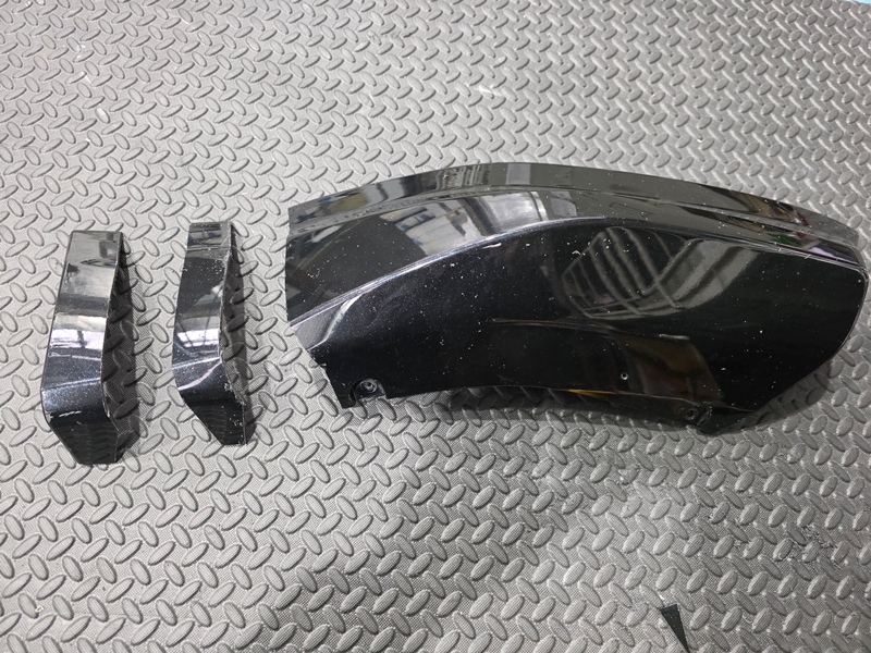 アウトランダーPHEV　フロントアンダーガーニッシュ カット