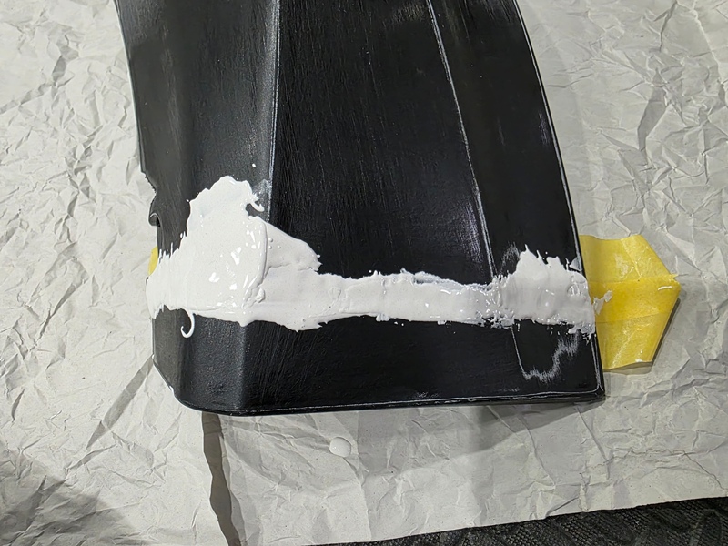 アウトランダーPHEV　フロントアンダーガーニッシュ バンパーパテ施工