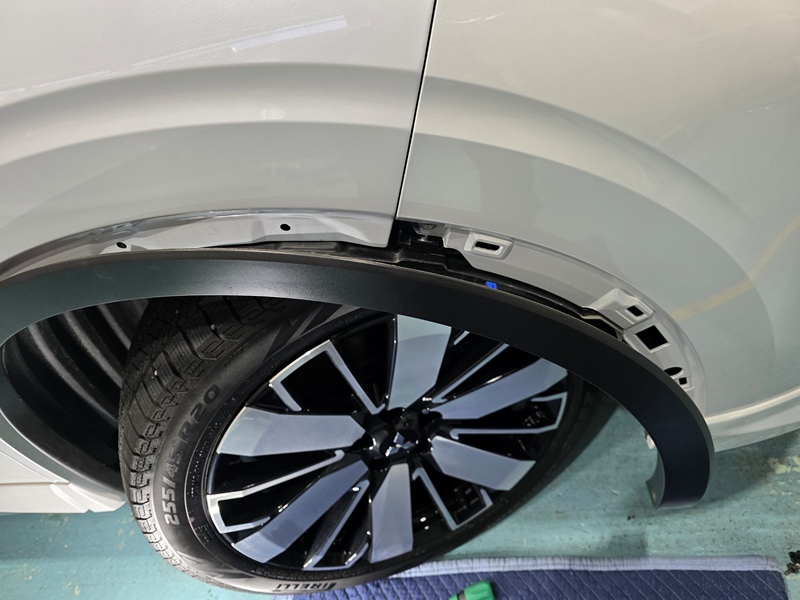 エフシーエル アウトランダー用 2色切替 フォグランプ 交換作業