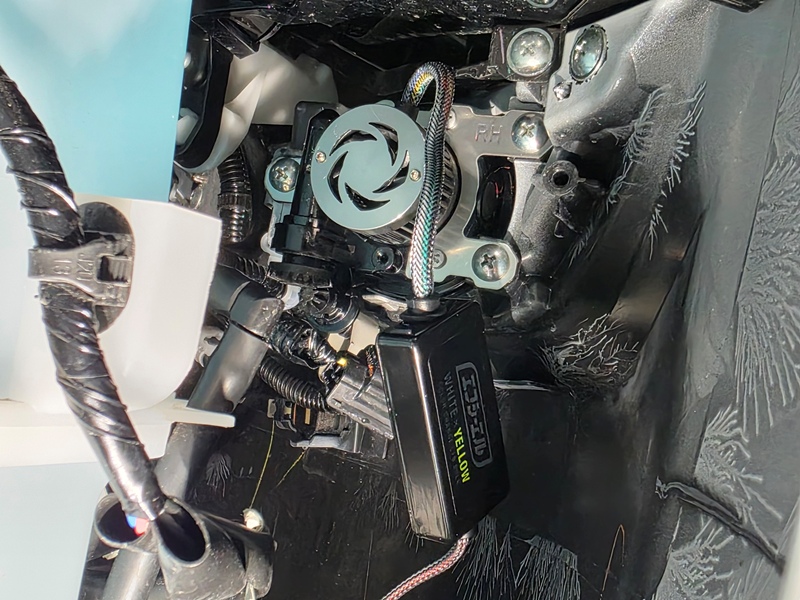 エフシーエル アウトランダー用 2色切替 フォグランプ 交換作業