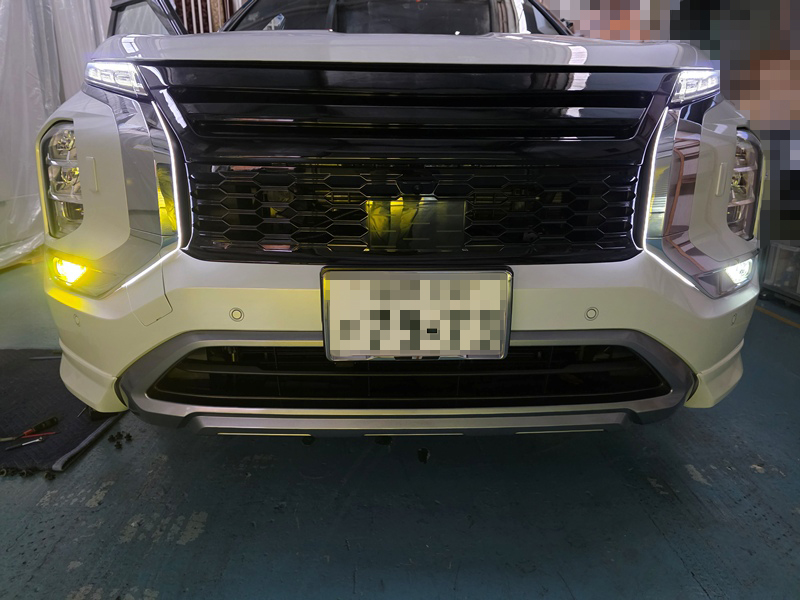 エフシーエル アウトランダー用 2色切替 フォグランプ 交換作業