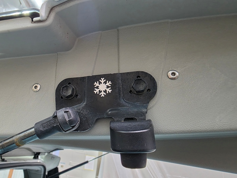 アルミテープ ボディー貼り付け