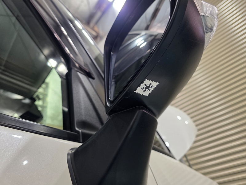 アルミテープ ボディー貼り付け