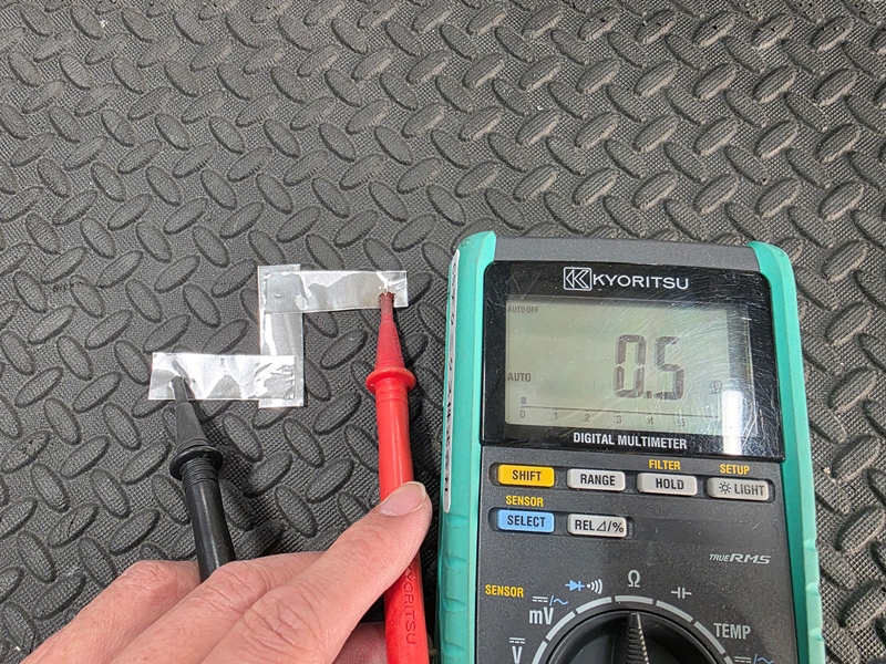 導電性アルミテープ テスター計測