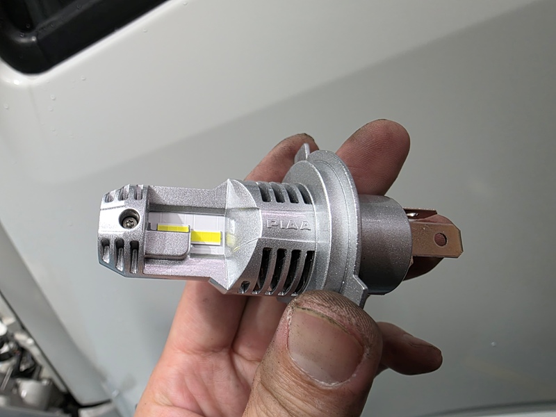 トラック　LED交換　ヘッドライト