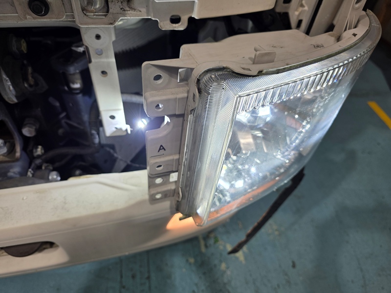 トラック　LED交換　ヘッドライト