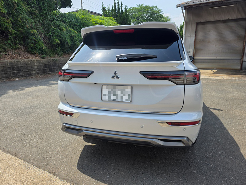 アウトランダーPHEV リアワイパー取り外し：ビフォー・アフター