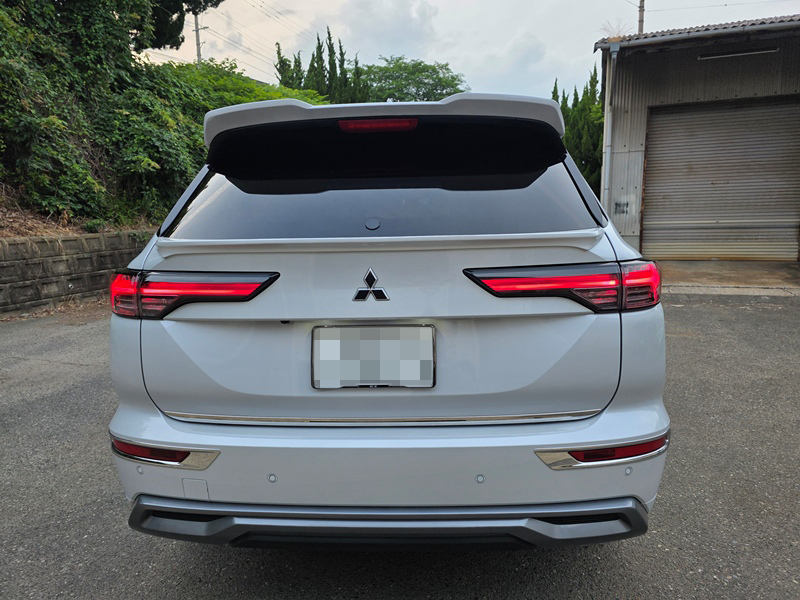 アウトランダーPHEV リアワイパー取り外し：ビフォー・アフター