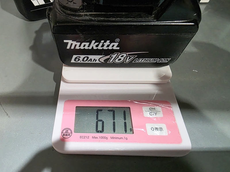 マキタ純正18V 6.0Ah:671g